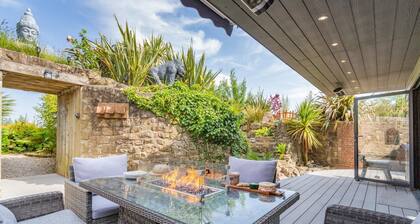 Luxury Jurassic Spa Retreat | Private Swim Spa, Hot Tub & Gated Grounds