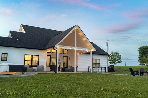 Panoramic horse country views, Kentucky Bourbon Trail, sauna, cold plunge, hot tub, gym, game room, theatre room
