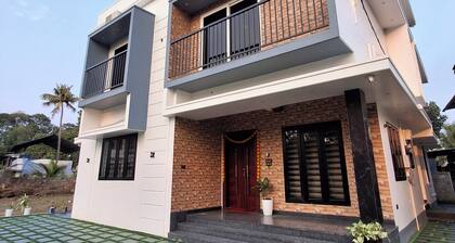5 Mins to Metro | 15 Mins to Airport – Perfect Launchpad for Explorers!