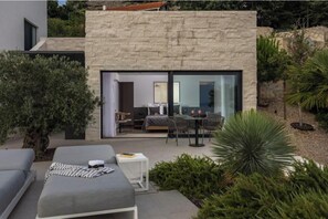 Outdoor dining - Villa Marim (Punat)