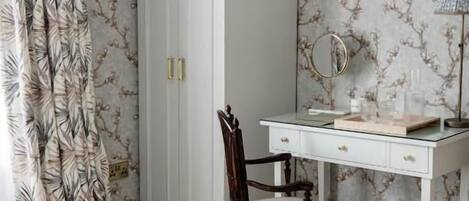 Deluxe Double Room, Garden View | Iron/ironing board, free WiFi