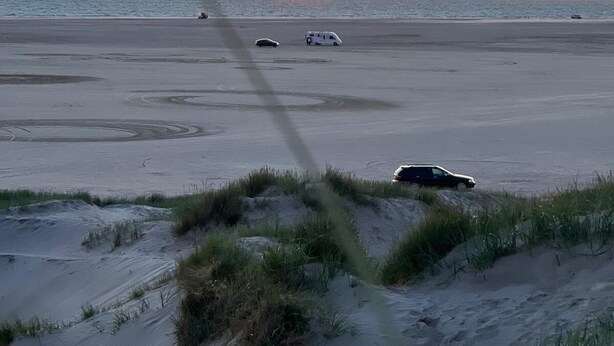 A beach with sand dunes and a sunset. - Hotel Lakolk (Rømø)