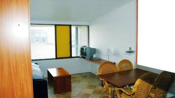 Appartement Familial, vue jardin | Restauration