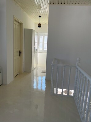 Interior - BRIGITTE GUESTHOUSE (HYDRA)