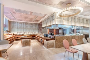 Daily buffet breakfast for a fee - Mercure Urumqi Doowin Wanda Plaza (Ürümqi)