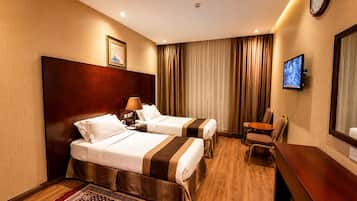 Basic Twin Room, 2 Single Beds, Non Smoking, Private Bathroom | Egyptian cotton sheets, premium bedding, free WiFi, bed sheets