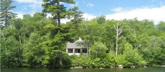 Serene 5 bedroom cottage on Kezar Lake in Lovell perfect for family getaways.