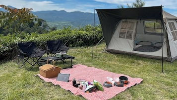 Basic Tent, Mountain View | Property grounds