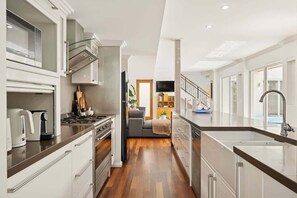 Private kitchen - The Rise | Pool, Playroom & Sauna near Hillarys (Hillarys)