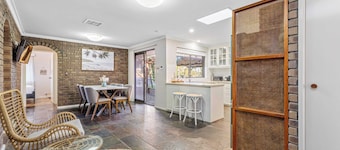 Driftwood House | Mullaloo Beach, 3BR + Garden