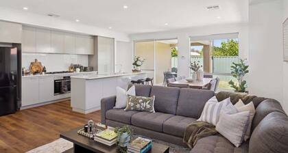 Stylish Bayswater • WiFi • Parks Cafe • Parking