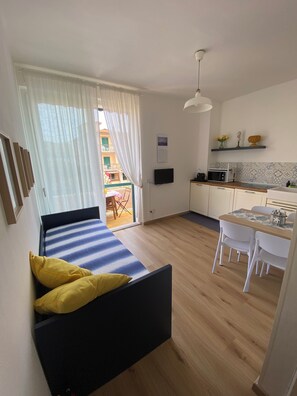 Room - Libeccio app 150 mt from the beach of Marina di campo. (Marina di Campo)