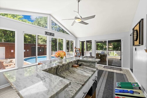 Lake Anna 3BR with Pool - Fire Pit & Cabana