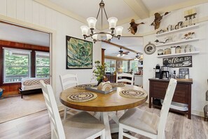 Dining - Mountain Grove Haven (Franklin)