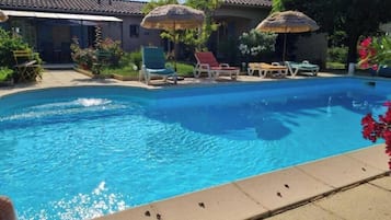 Villa superior, patio | Piscina