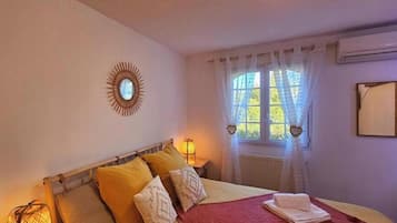 Chambre classique double, vue sur le jardin | Système d’insonorisation, fer et planche à repasser