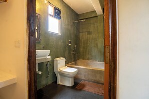 Towels, soap, shampoo, toilet paper