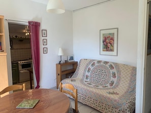 Interior - Gite and garden in Drôme Provençale, pets welcome (Nyons)