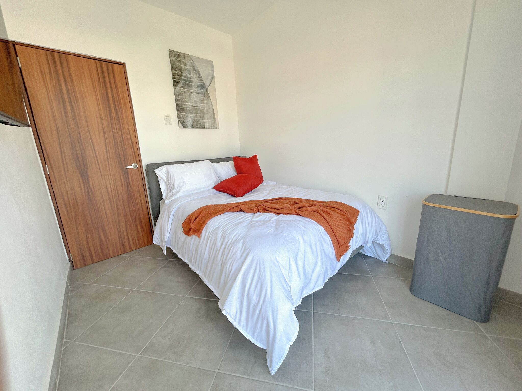 Comfort-huoneisto | Kannettavalle tietokoneelle sopiva työtila, ilmainen Wi-Fi