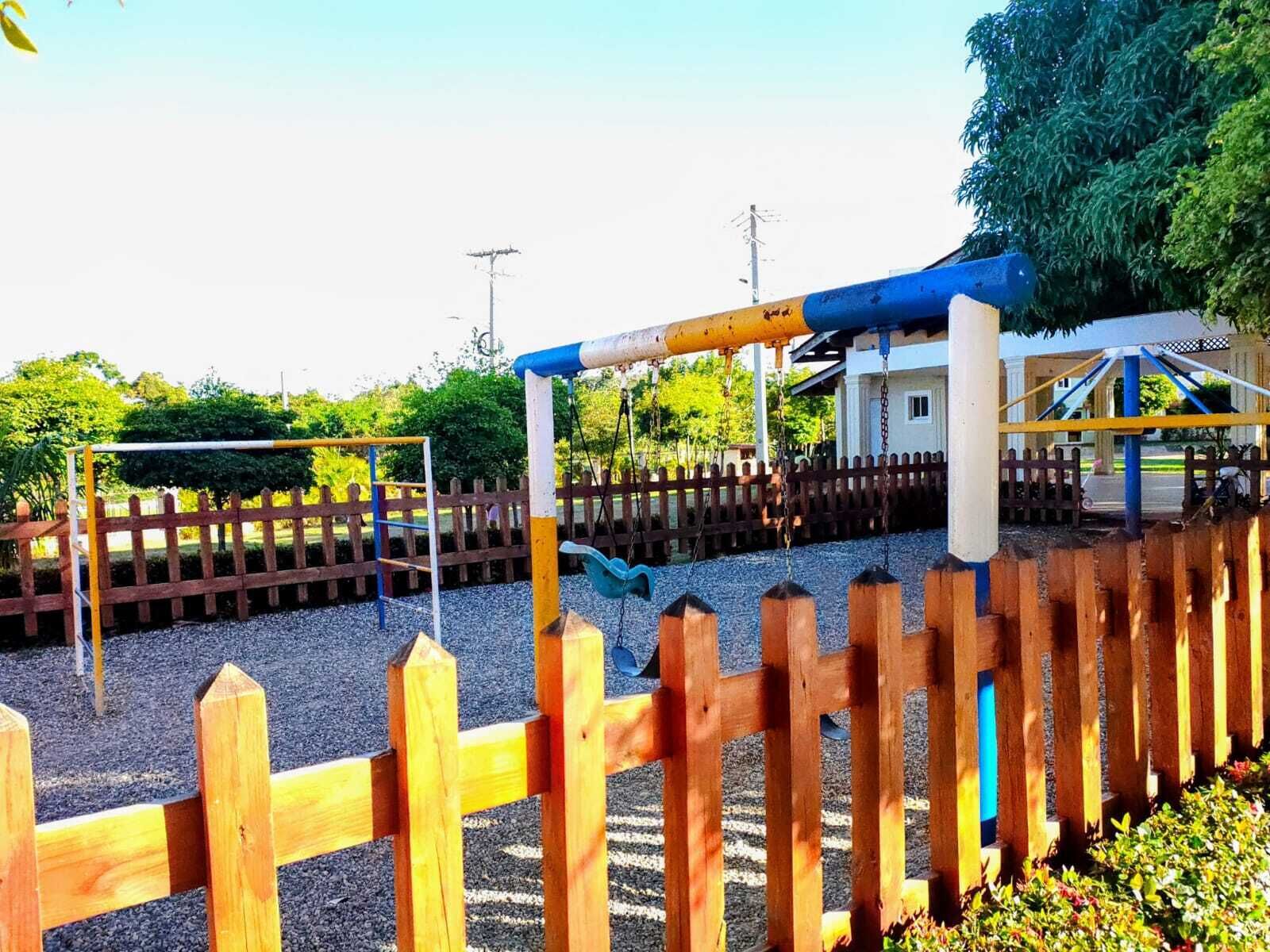 Departamento estándar, vista al jardín | Área infantil
