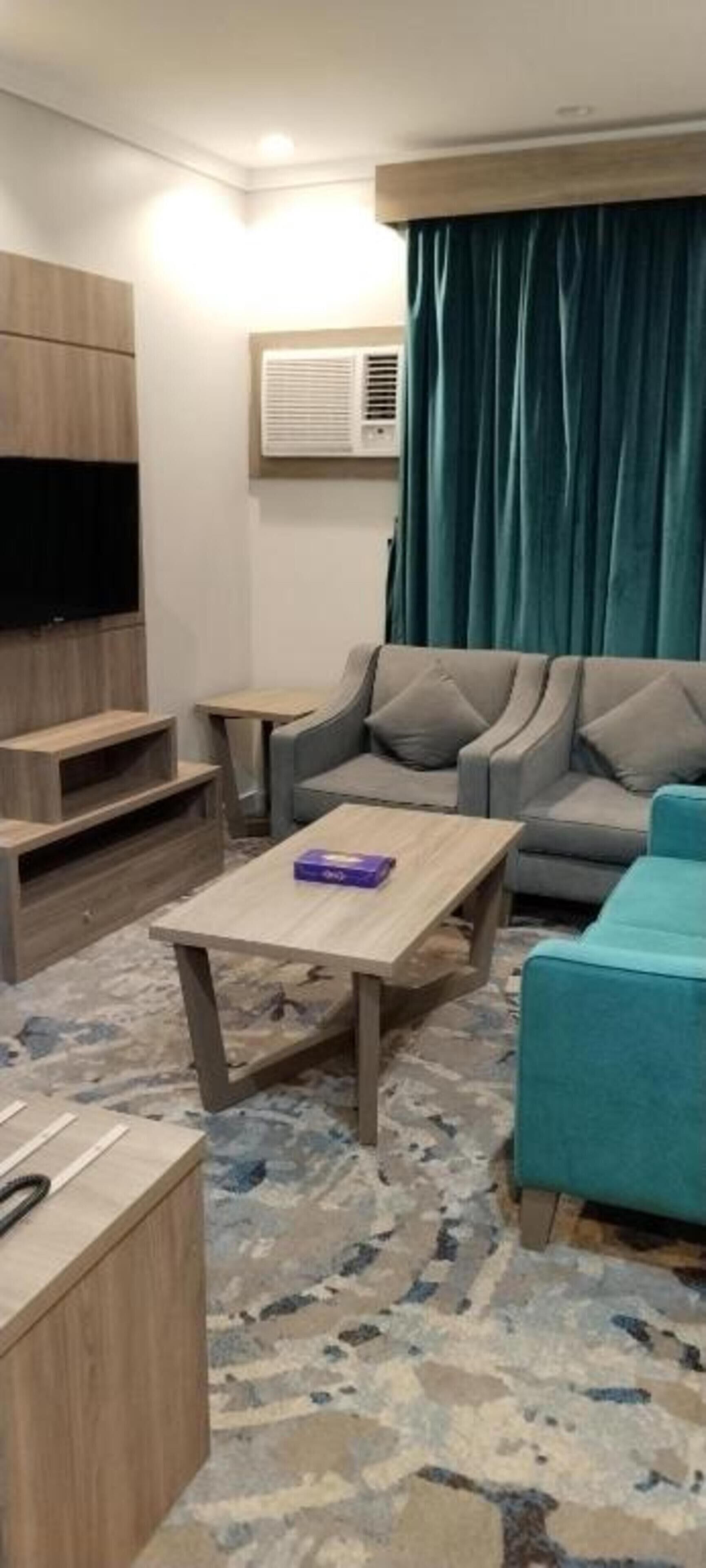 Basic Apartment | Living area
