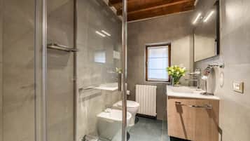Apartment, Multiple Beds, Balcony | Bathroom | Slippers