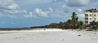 Beachfront 1BR Apartment  Indian Ocean 
Uroa Zanzibar
