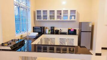 Fridge, microwave, oven, stovetop