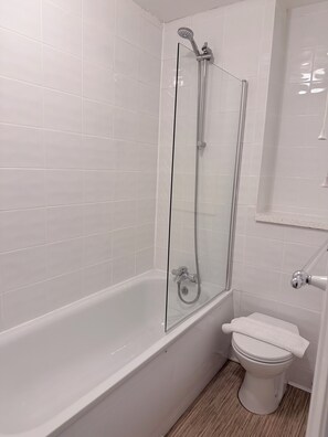 Bathroom - Brighton Marina Location, Parking, Restuarants On Your Door Step. (Brighton and Hove)