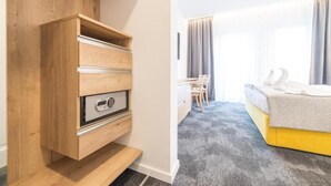 Superior Double Room, Patio, Garden View | Interior - Boutique Hotel MISSEN  (Omsenie)