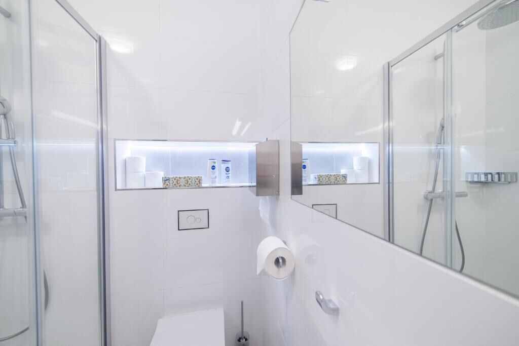 Superior Double Room, Patio, Garden View | Bathroom