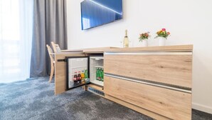 Deluxe Double Room, Patio, Garden View | Interior - Boutique Hotel MISSEN  (Omsenie)