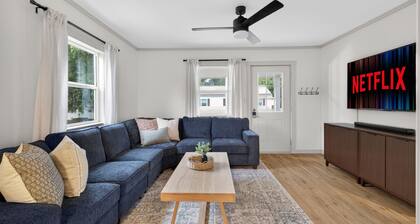 Cozy Crane Cottage, WestGate~3 Bedroom 2 Bathroom~