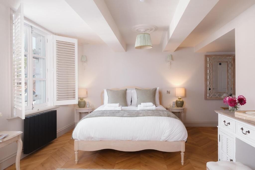 Superior Double Room, City View | Iron/ironing board, free WiFi