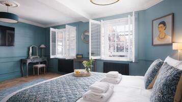 Deluxe Suite, City View | Iron/ironing board, free WiFi