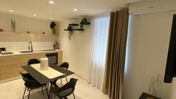 Quadruple Room | Dining