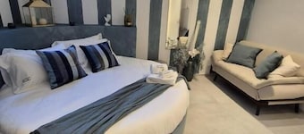 La Maison de Rosaline Rooms