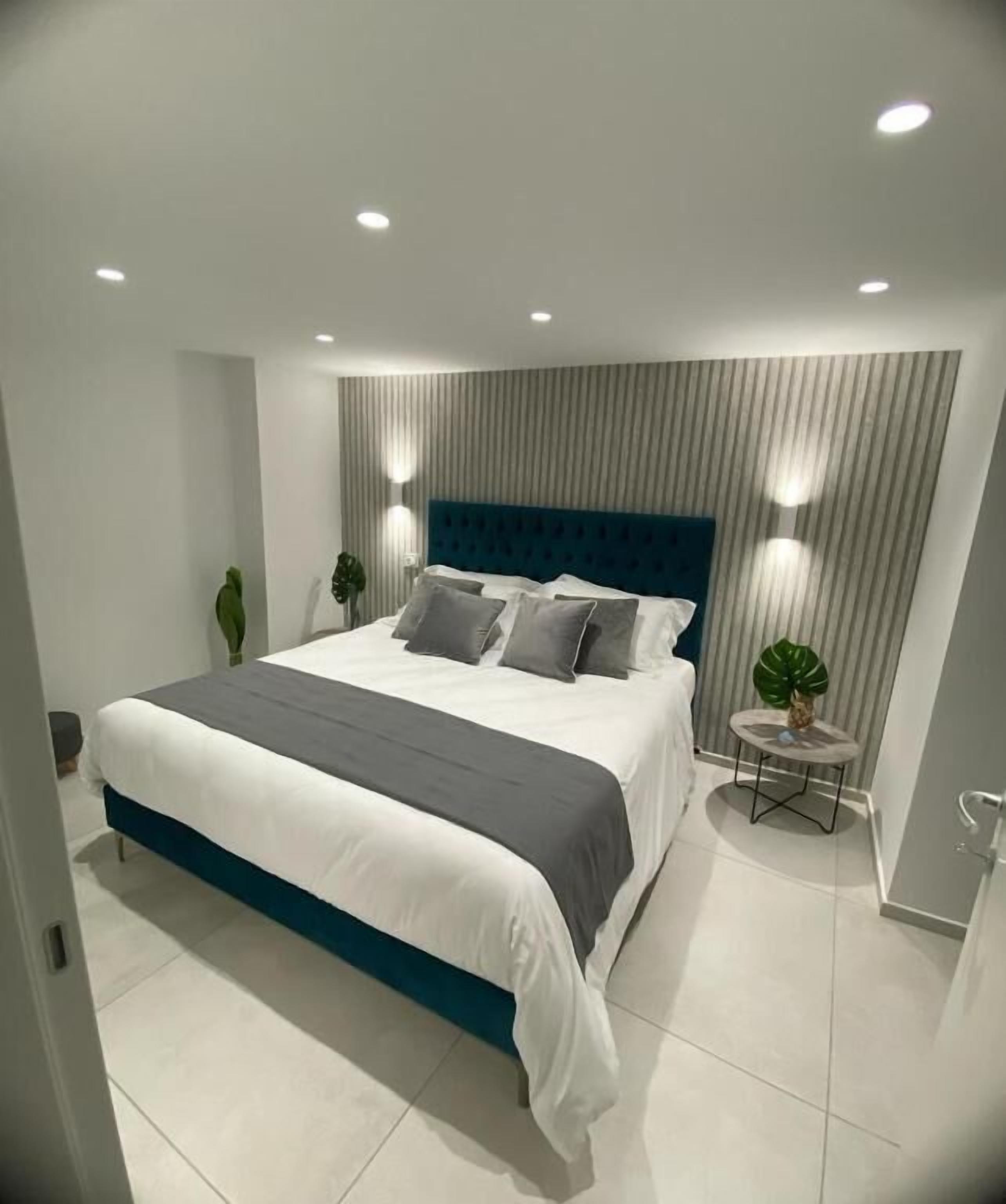 In-room safe, free WiFi