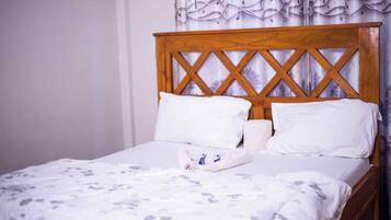 Single Room, Balcony, Mountain View | Laptop workspace, free WiFi