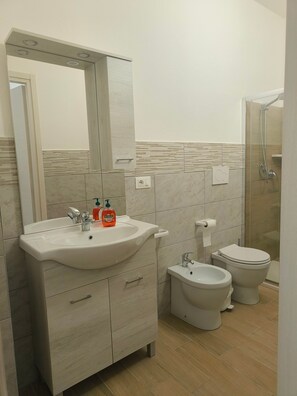 Bathroom - Apartment 'Casa Leone' with Air Conditioning (Teulada)