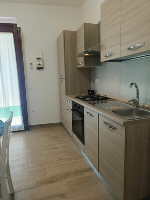Private kitchen - Apartment 'Casa Leone' with Air Conditioning (Teulada)