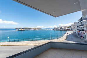 Property grounds - Tranquil 2-bedroom apartment with AC in Agios Nikolaos (Agios Nikolaos)