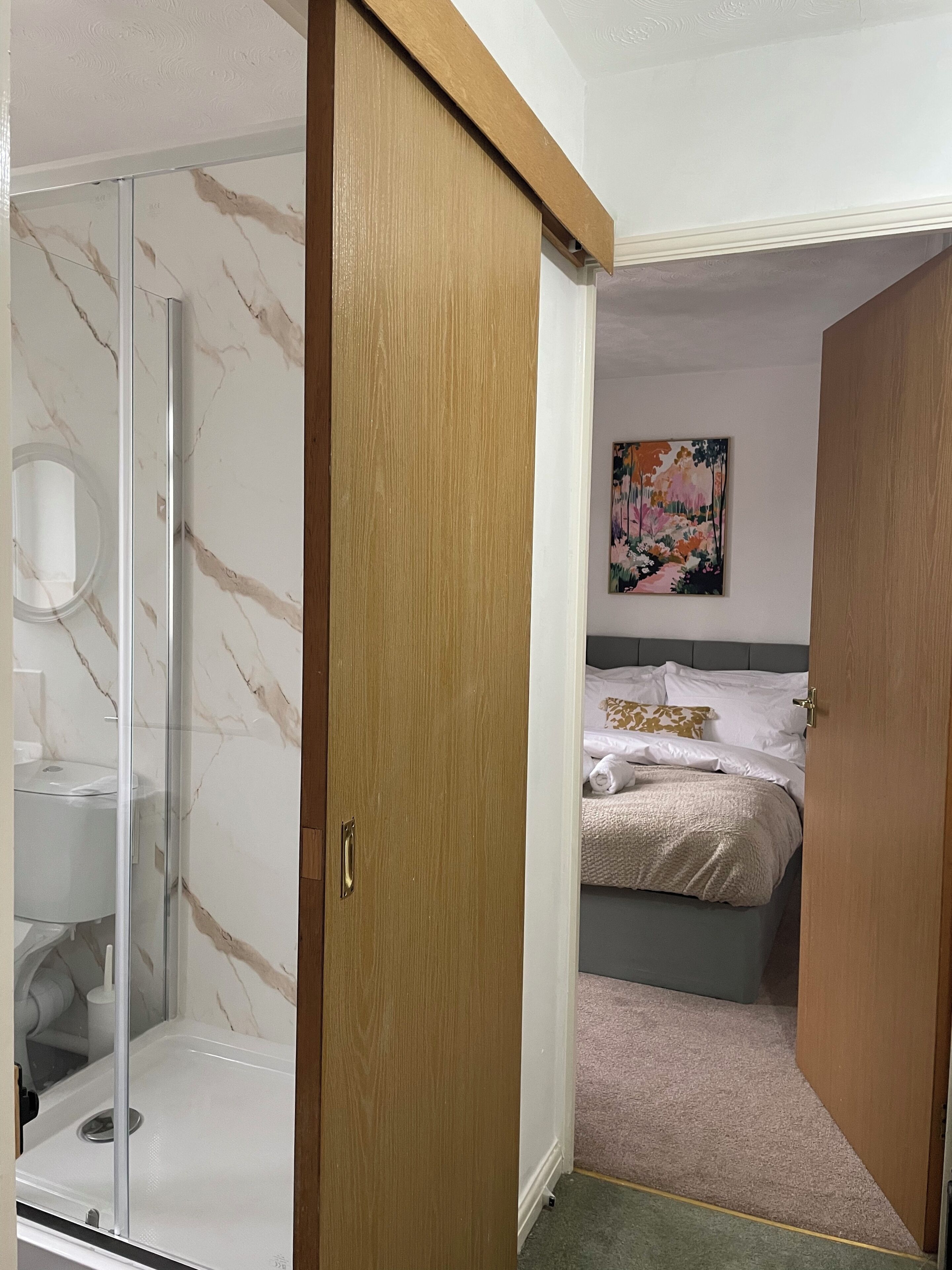 2 quartos, ferros/tábuas de passar roupa, Wi-Fi, roupa de cama