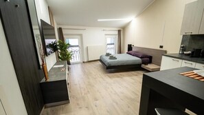 Studio Suite, ban công, quang cảnh sân vườn | Truy cập Internet không dây miễn phí