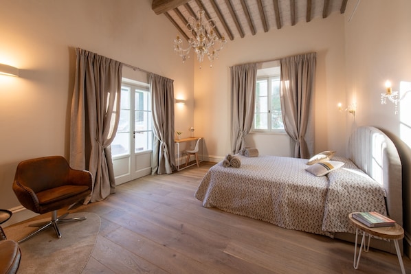 Room - Vrbo Property (Toscana)