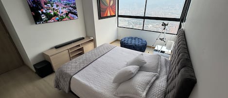 3 chambres, fer et planche à repasser, Wi-Fi, draps fournis