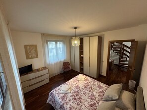 1 makuuhuone, silitysrauta/-lauta, Wi-Fi, vuodevaatteet