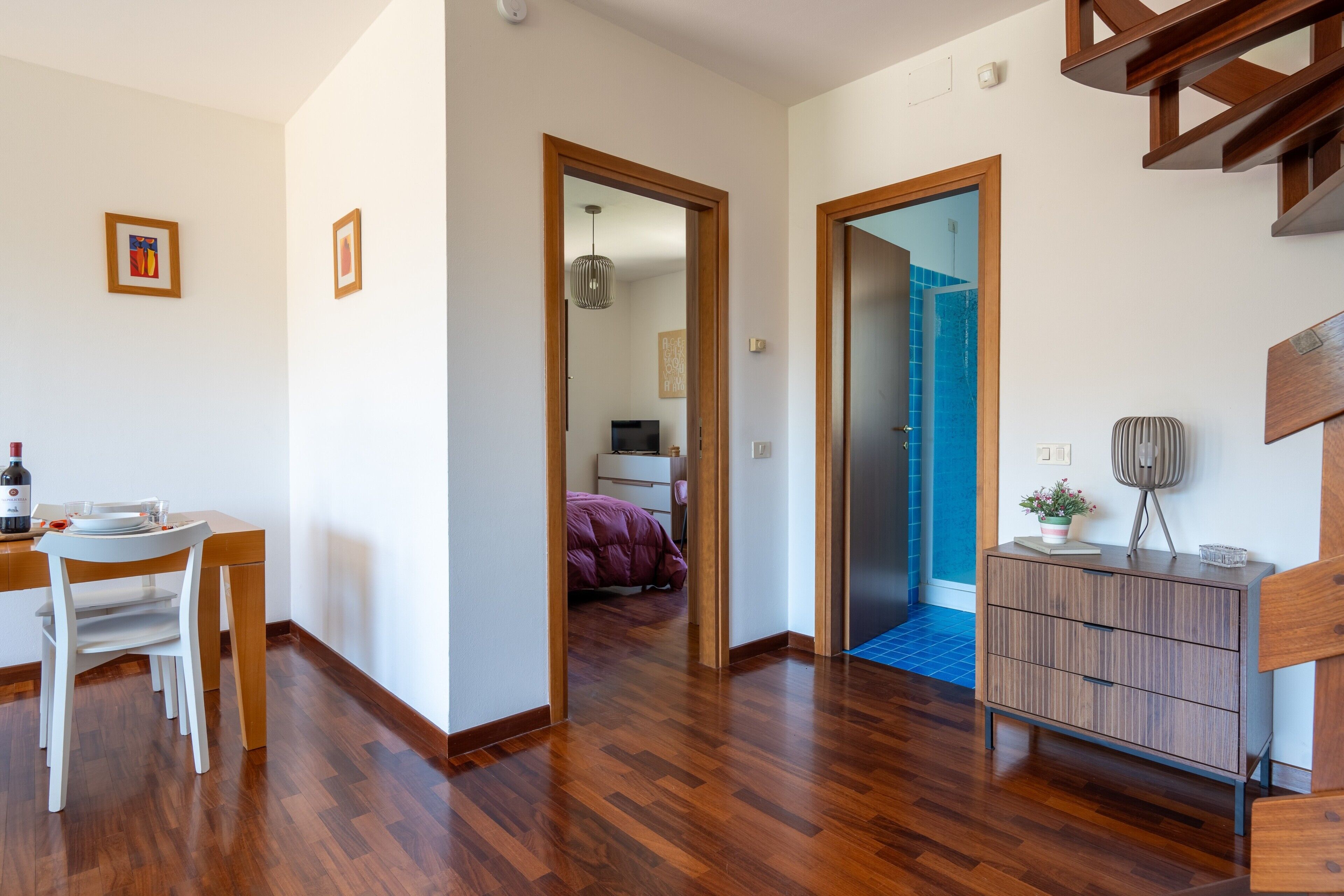 1 slaapkamer, een strijkplank/strijkijzer, wifi, beddengoed