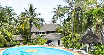 Ascot Residence 2 Min Walk to the Beach