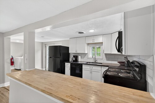 Spacious 4-bedroom house in a fantastic Independence neighborhood